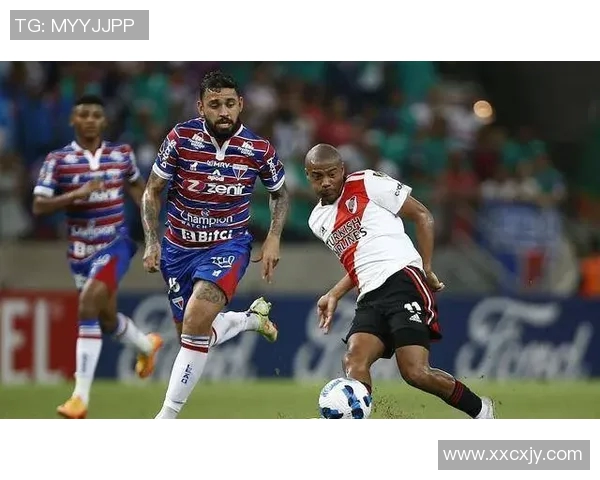 米内罗与塞阿拉激战正酣谁能在这场对决中笑到最后