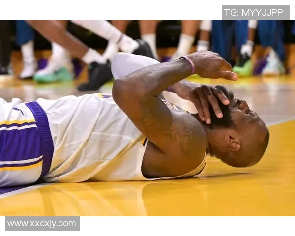 湖人掘金抢七大战回顾球迷心潮澎湃的激烈对决与精彩瞬间