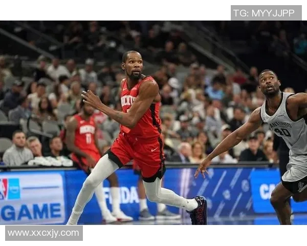 马刺险胜火箭102比100关键时刻展现团队合作与顽强斗志