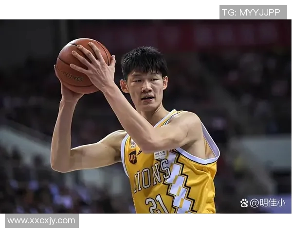 胡金秋：从篮球新星到球队核心的成长之路与未来展望